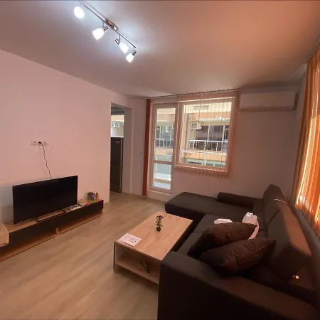 Частна квартира Eli *